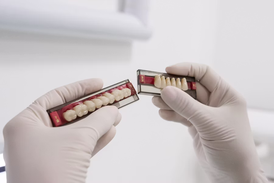 Cura dell'impianto dentale — Studio Medico Odontoiatrico Ferrari & Soli